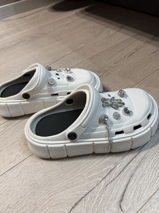 Кроксы белые женские