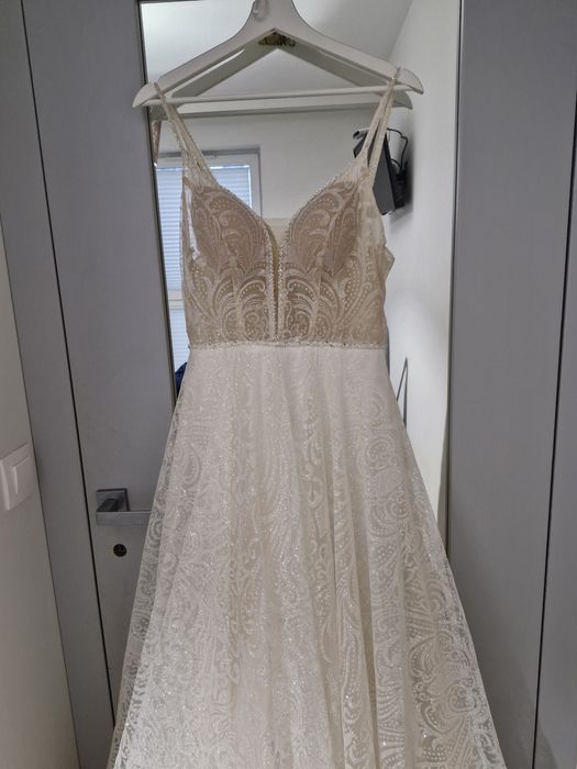 Suknia ślubna błyszcząca