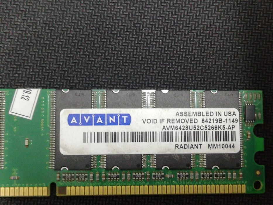 Ddr Sdram Dimm 1GB 128MX64 AVM6428U52C5266K5-AP