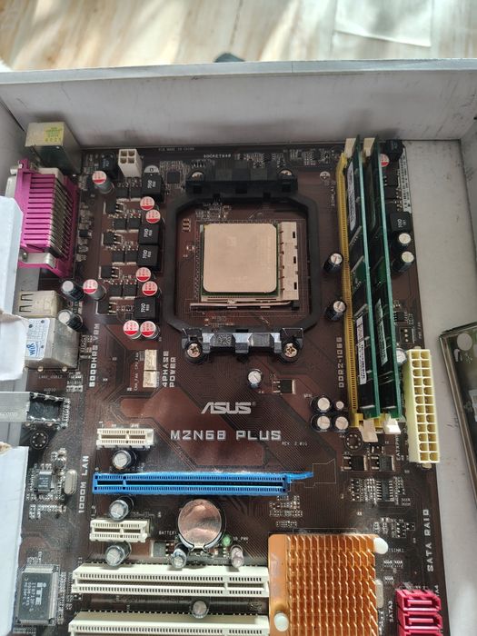 Zestaw Retro PC: ASUS M2N68 PLUS + Athlon 64 + 2GB RAM DDR2