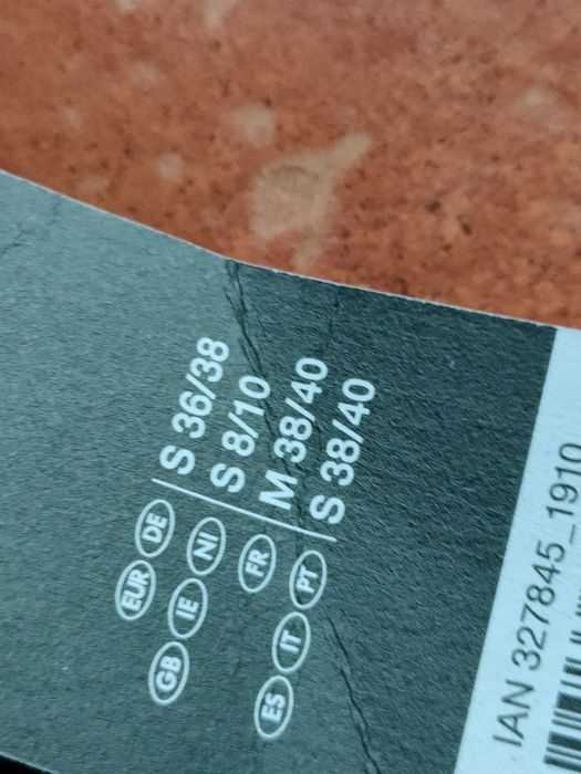 Spodnie czarne do kolan nowe