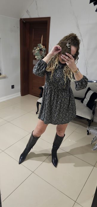 Krótka sukienka  w drobne kwiatki