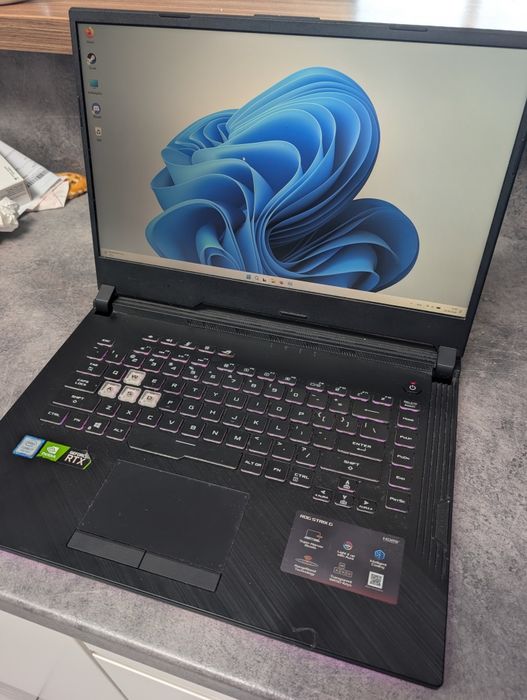 Gamingowy Asus Rog Strix i7 9750H/RTX 2060/16Gb