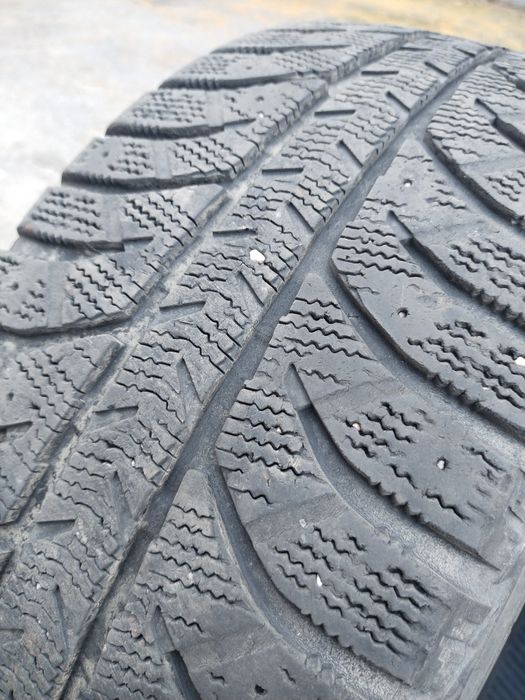 Продам зимову резину Lassa