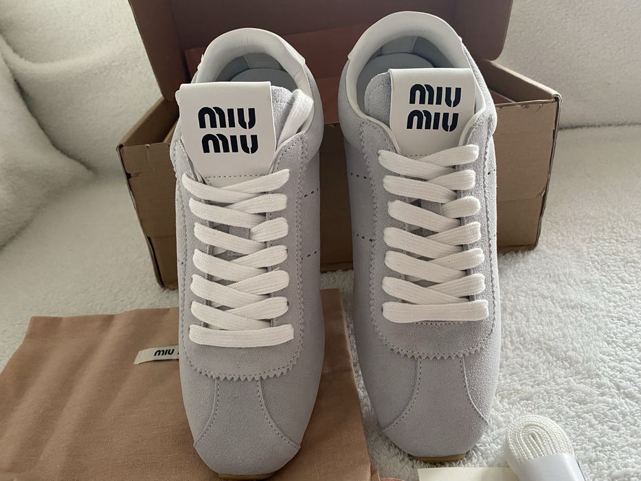 Sneyakersy Miu Miu Plume