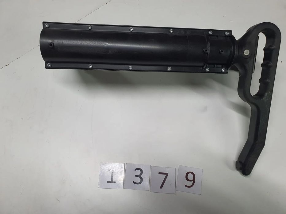 Trzymacz, łapacz, blokada, zabezpieczenie drzwi naczepy, chłodni Schmitz