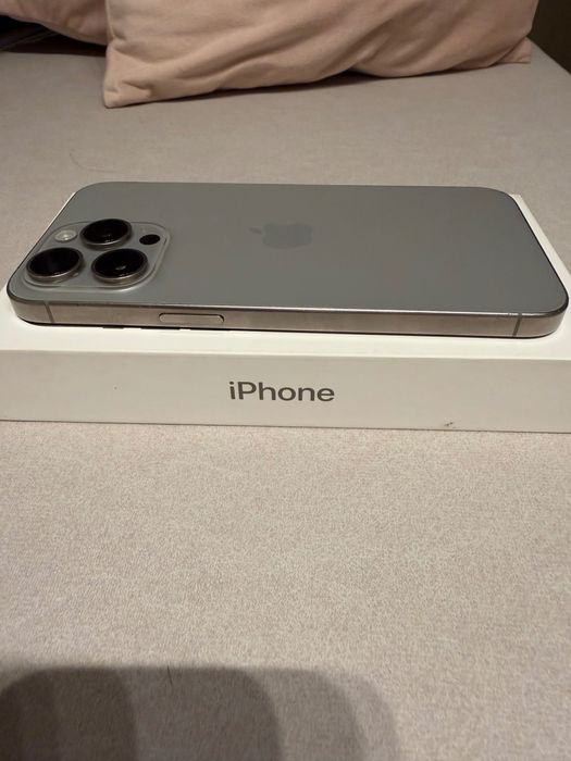 Smartfon Apple iPhone  używany 15 Pro Max 8 GB / 256 GB 5G eSIM szary