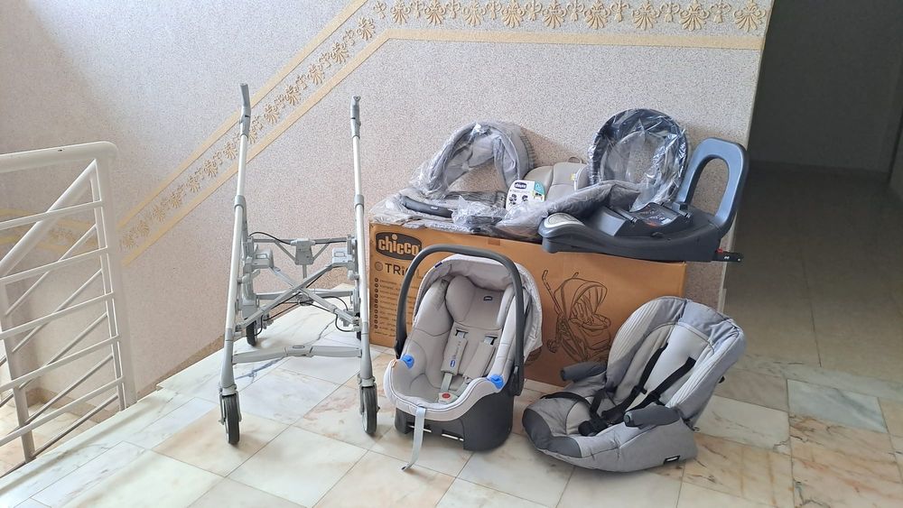 Trio Love cinzento com isofix Chicco