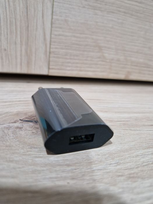 Carregador usb. Novo