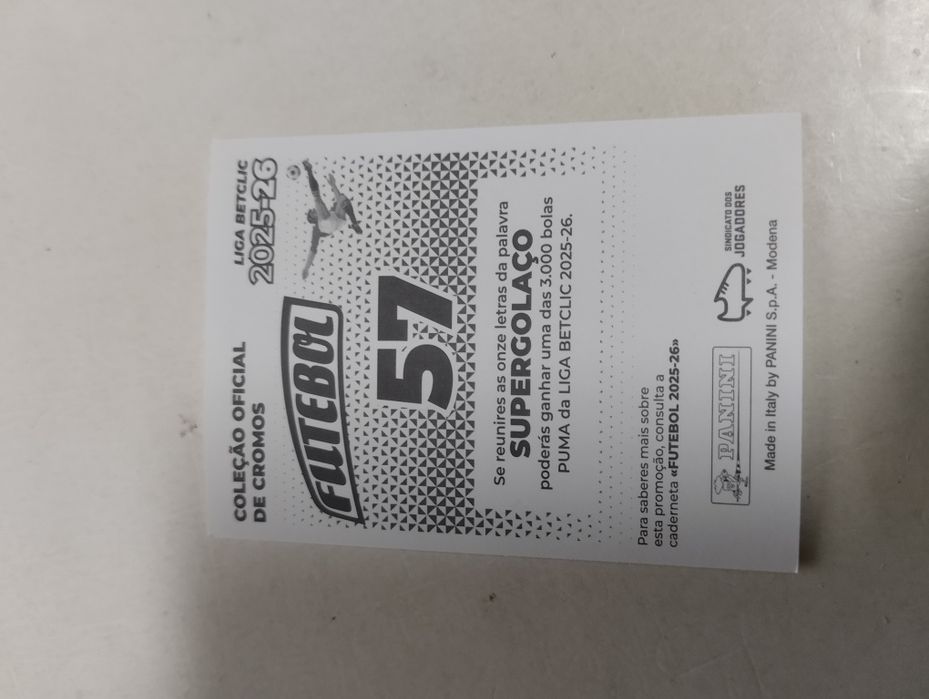 Cromos da liga de futebol 25/26 com Mercado de Inverno e Bis.