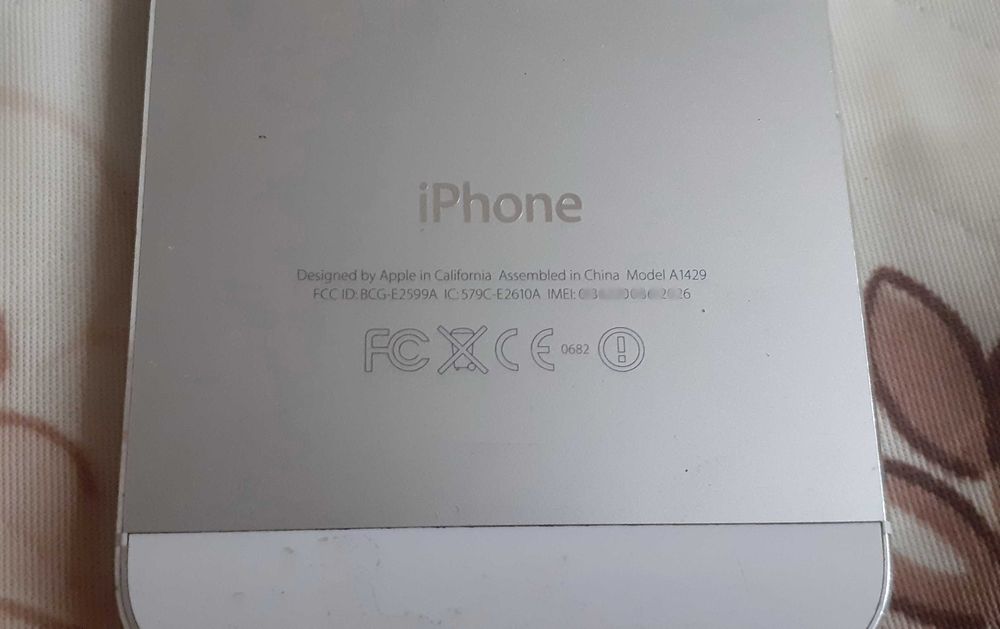 Смартфон Apple iPhone 5 (A1429)