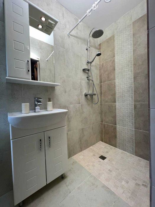 Котедж в Яремчі біля річки, на висоті)