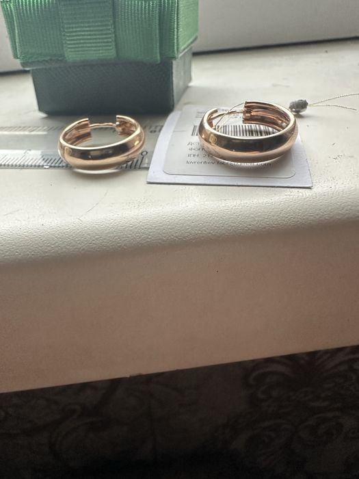 Продам золоті сережки