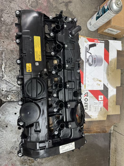 Клапанная крышка b58b30a