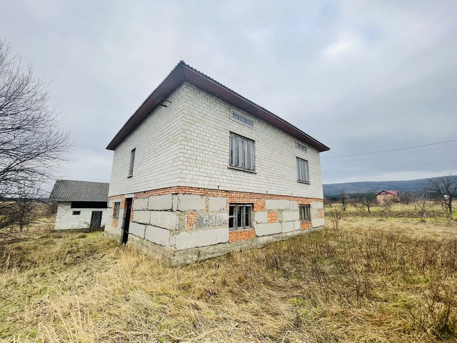 Незавершене будівництво 140 м² та технічна будівля
