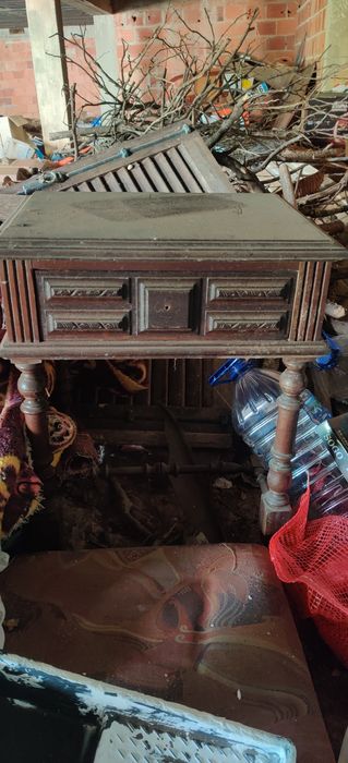 Mesas de cabeceira antigas