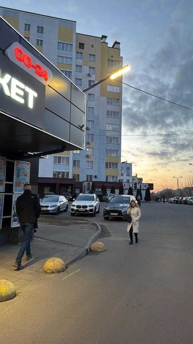 Оренда фасадного приміщення 104 м², ЖК Софія, Боголюбова, без комісії - Більше
