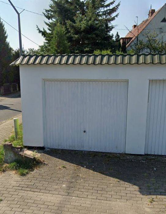 Garaż do wynajęcia ładny schludny z prądem