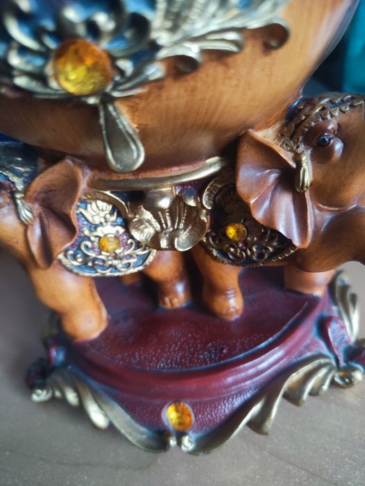 Продам декоративну штукатулку