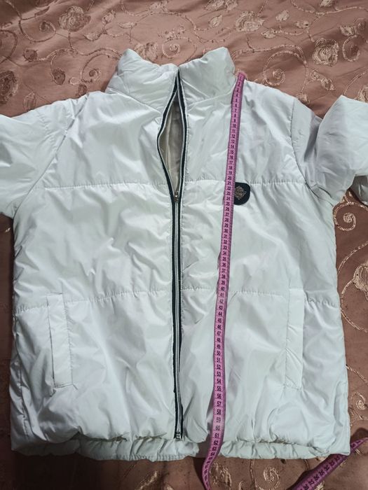 Продам білу куртку демо 50 р