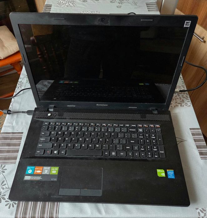 Laptop Lenovo 17 cali