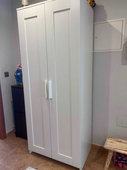 Móveis IKEA roupeiros BRIMNES e comoda descontinuada HEMNES