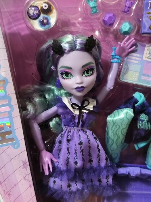 Monster High Fearbook Twyla Fashion Лялька Монстер Хай Твайла книга