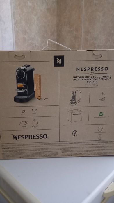 Máquina de café cápsulas Nespresso Nova