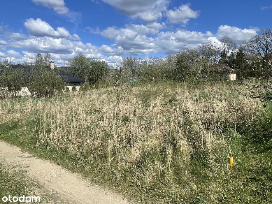 Działka budowlana Sanok – 10 arów, pełne uzbrojenie, idealny kształt