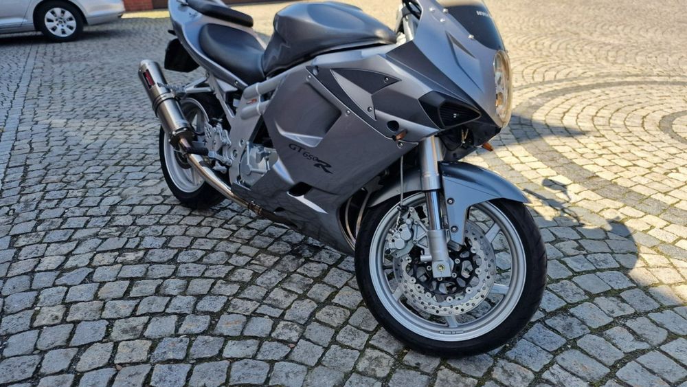 Hyosung GT Hyosung GT 650, 2008 rok Hyosung GT 650R Commet , 2008 rok