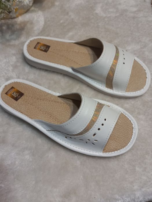 Skórzane pantofle damskie, rozmiar 41