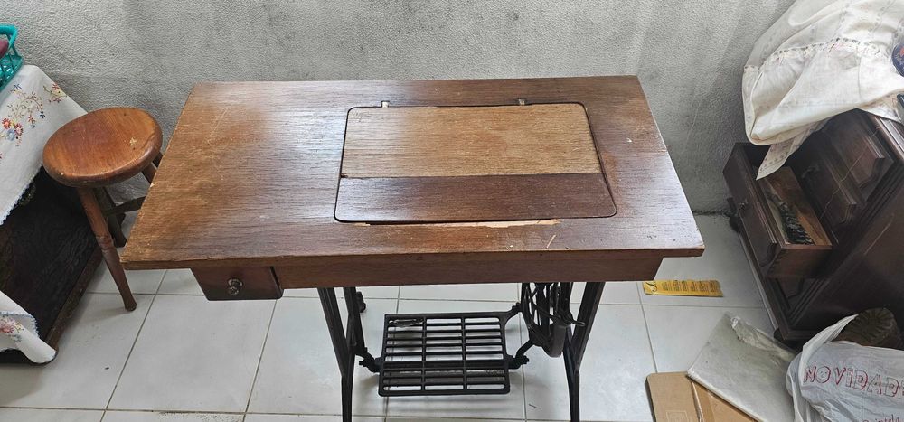 Maquina de costura vintage de 1924