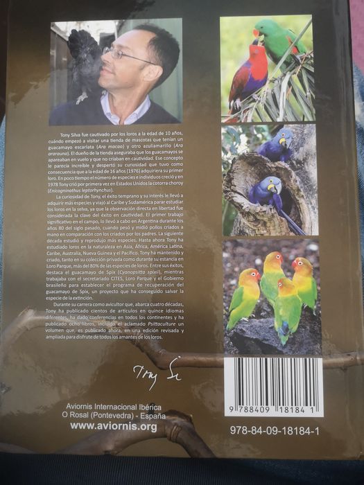 Livro sobre papagaios
