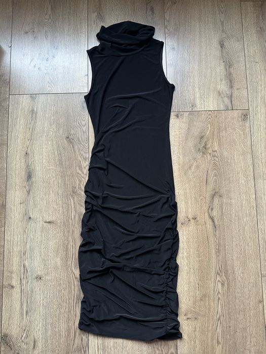 Sukienka elegancka długa maxi wieczorowa czarna z golfem