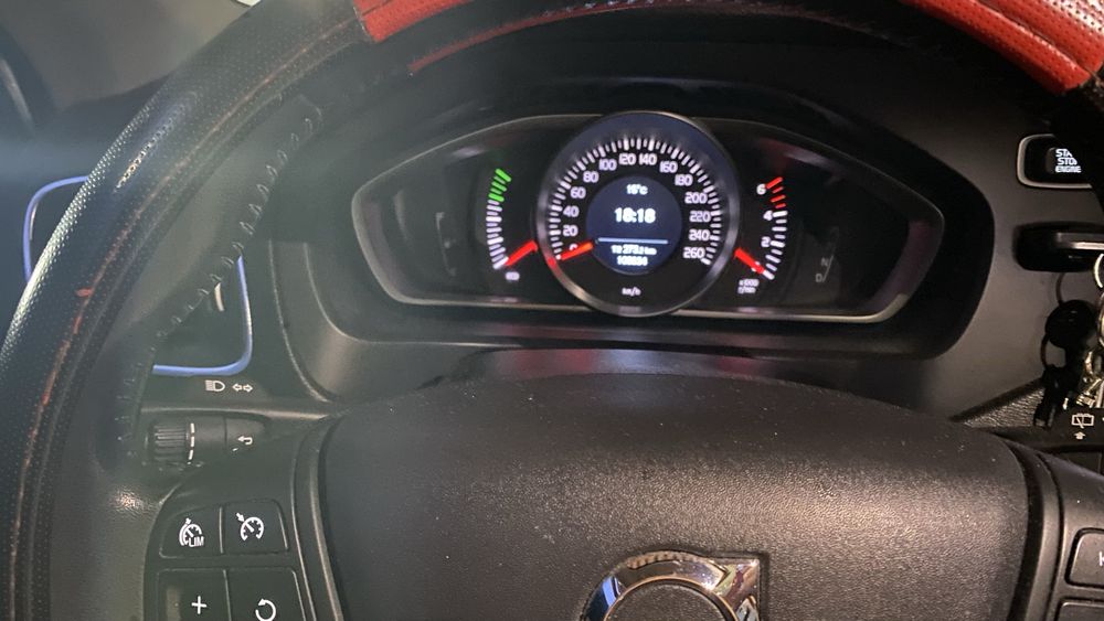 Carro Volvo V40 para venda