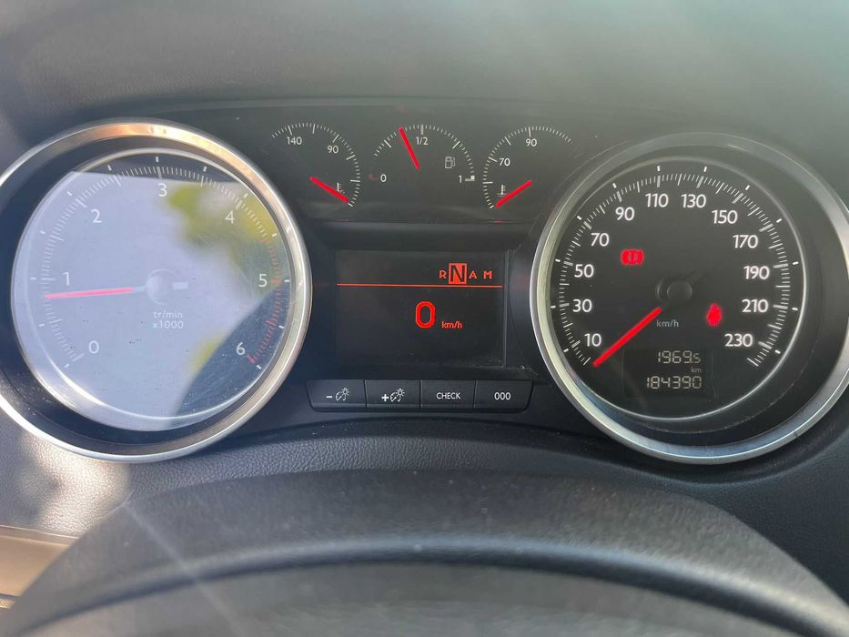 Peugeot 508 SW 1.6 HDi Diesel – Embraiagem Nova, Alternador Novo, Teto Solar Panorâmico