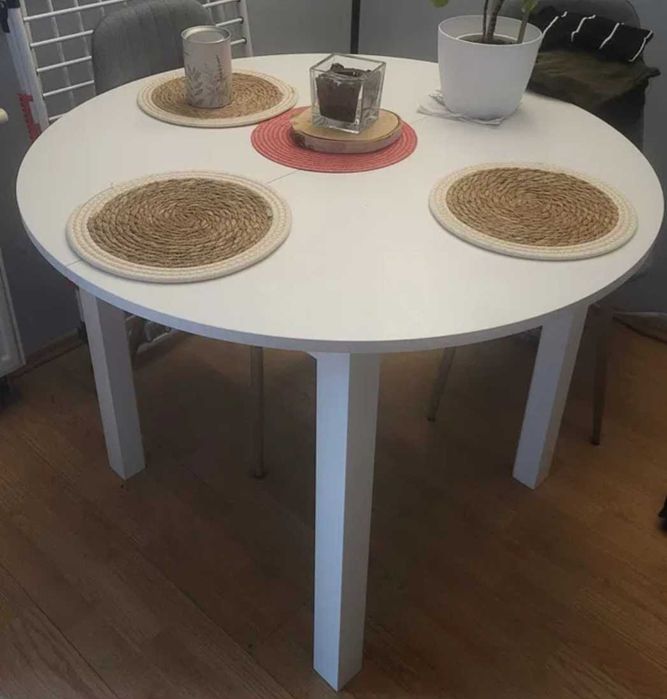 Stół biały, rozkładany, stabilny