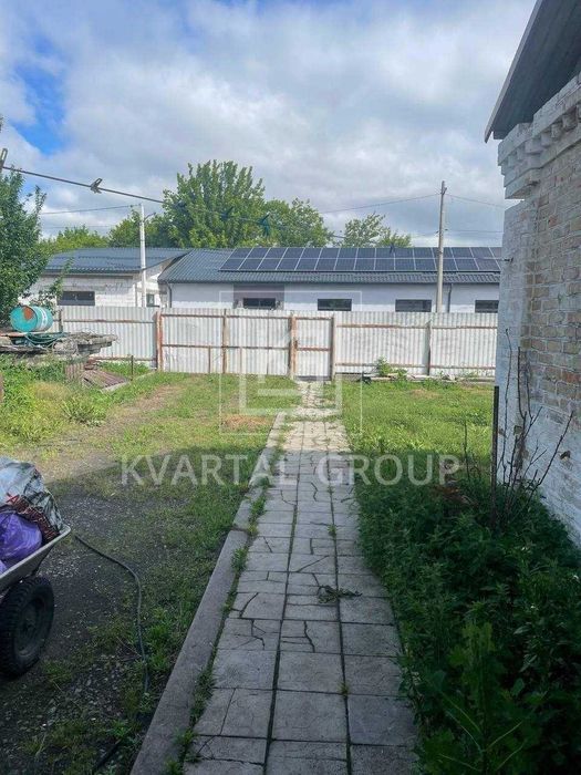 Продається пів будинку з окремим двором та власним входом у Гостомелі!