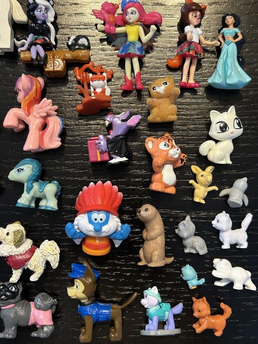 Zestaw figurek pieski kotki zoo koniki laleczki