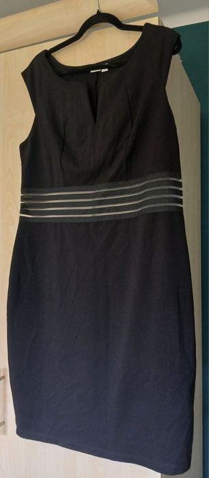 Ołówkowa sexy sukienka 44/46 Body Flirt Boutique dekolt fiszbina ładna