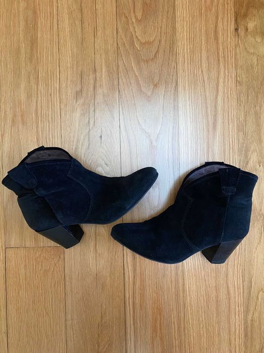 Botins pretos em pele, tam. 40