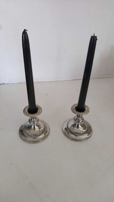 Par de castiçais baixos de estilo clássico/georgiano, como NOVOS!