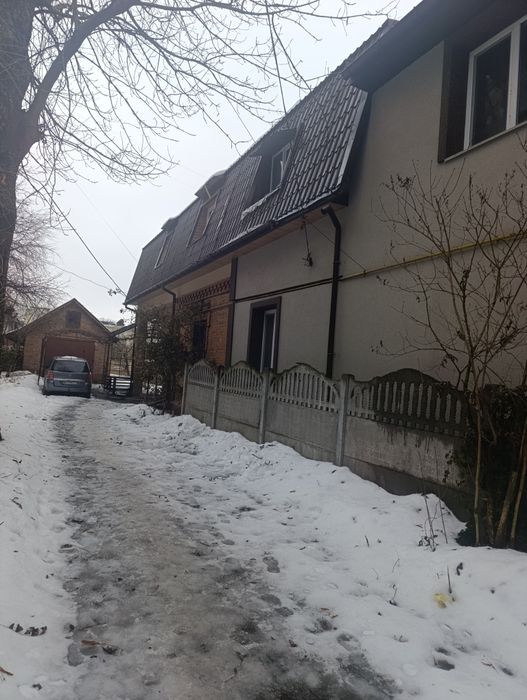 Продам будинок в центрі міста