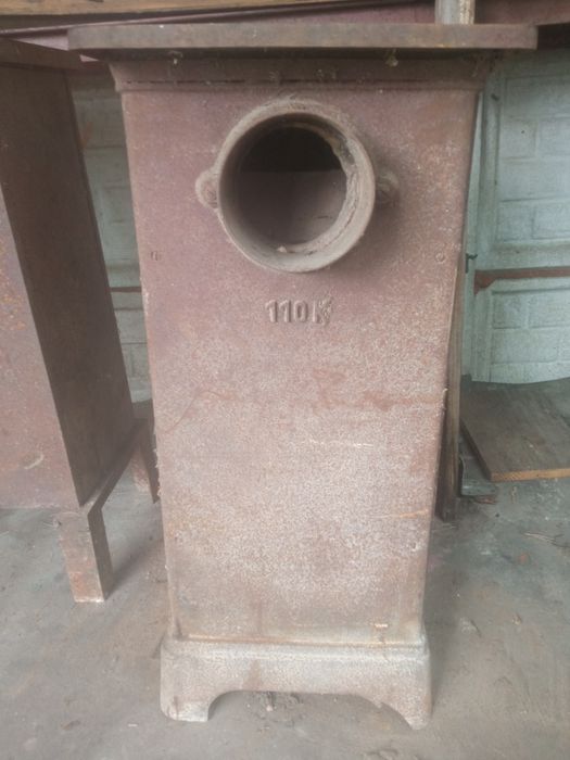 Piec żeliwny wolnostojący