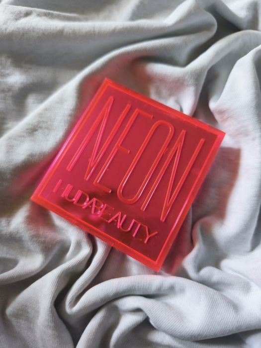 Paleta Huda Beauty Neon Pink