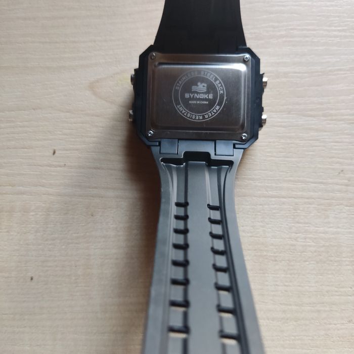 Часы  электронные Synoke
