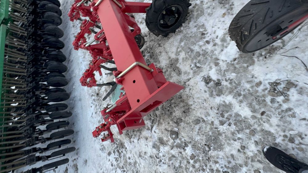 Культиватор міжрядний пропашний КРН-5,6 кпк,кум,кпр,кмр в роботі небув