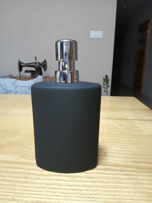 Ręczny dozownik do mydła