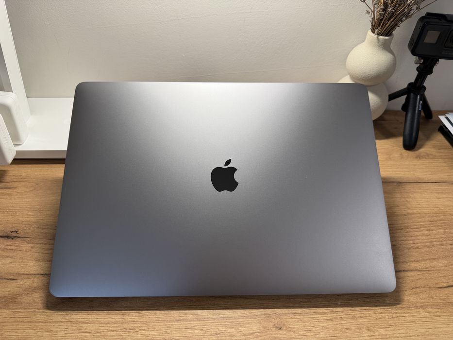 MacBook Pro 16’ 2019 8-Core i9 32GB 1TB SSD Radeon 5500 4Gb 92%