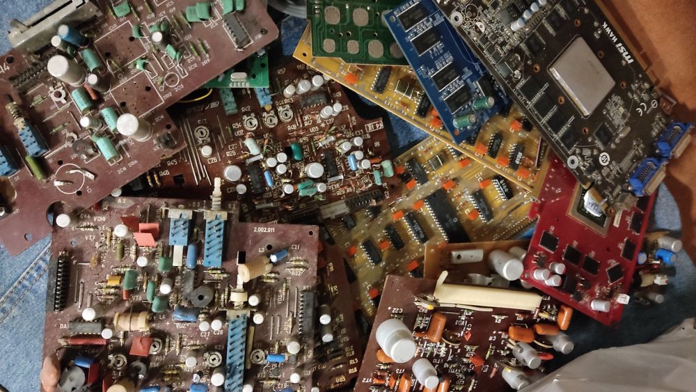 Электронные  платы